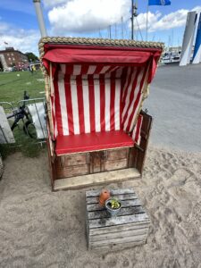 its a German beach basket or as the Germans call it a Strandkorb.